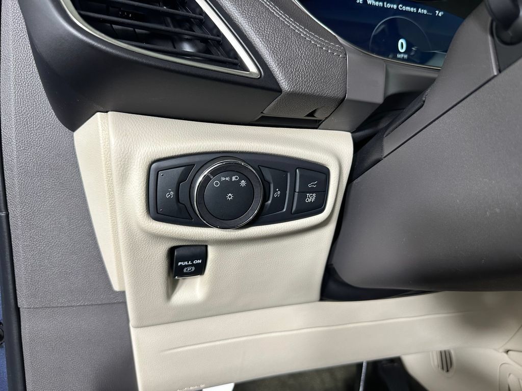 Used 2019 Lincoln Nautilus Premier AWD/4WD image 14