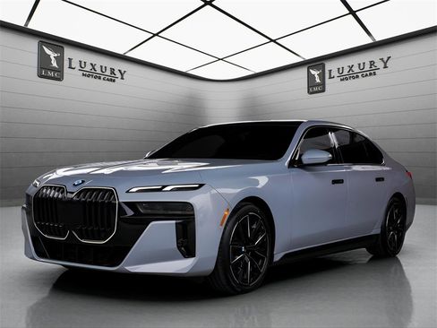 Used 2024 BMW i7 eDrive50 w/ M Sport Package image 8