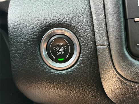 Used 2021 GMC Yukon XL Denali w/ Denali Premium Package image 33