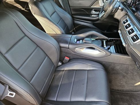 Used 2021 Mercedes-Benz GLS 450 4MATIC image 12