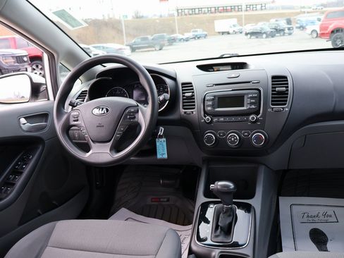 Used 2017 Kia Forte LX image 13