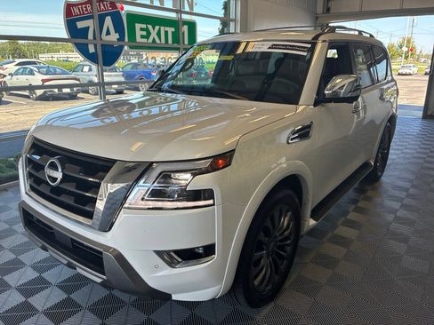 Used 2023 Nissan Armada Platinum w/ Captain's Chairs Package AWD/4WD image 3