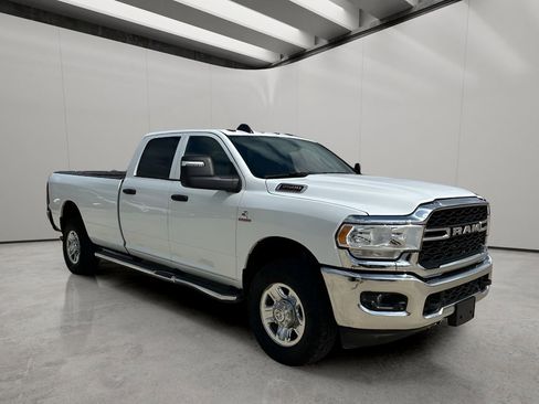 Used 2024 RAM 2500 Tradesman w/ Chrome Appearance Group image 7
