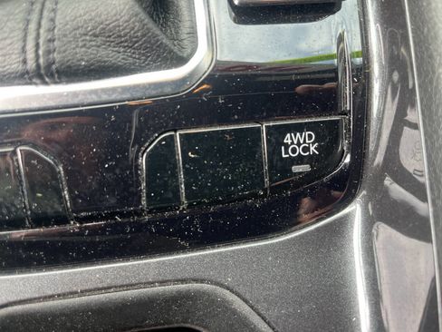 Used 2023 Jeep Compass Latitude AWD/4WD image 21