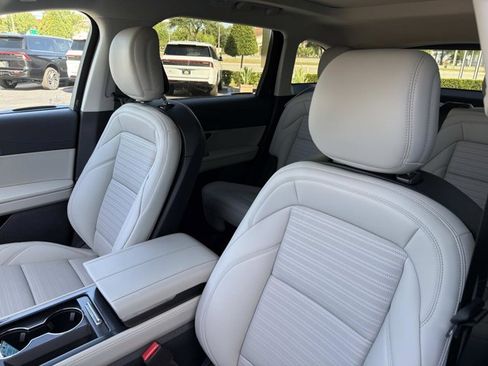 New 2026 Lincoln Nautilus Reserve AWD/4WD image 13