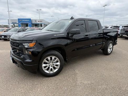 Used 2023 Chevrolet Silverado 1500 Custom RWD image 2