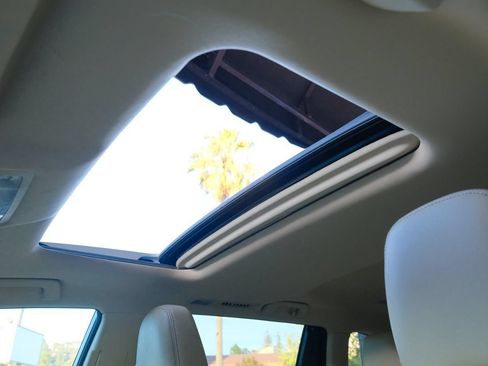 Used 2016 Toyota Highlander Limited FWD image 25