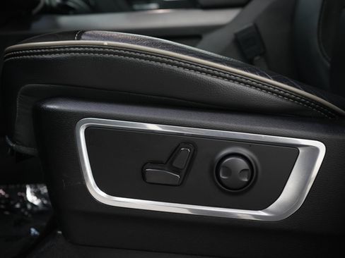 Used 2024 RAM 1500 Laramie AWD/4WD image 24