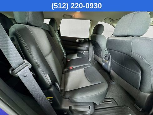 Used 2018 Nissan Pathfinder SV image 33