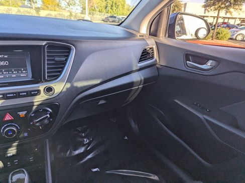 Used 2018 Hyundai Accent SE image 20