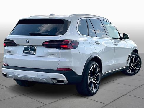Used 2024 BMW X5 xDrive40i w/ Parking Assistance Package image 12