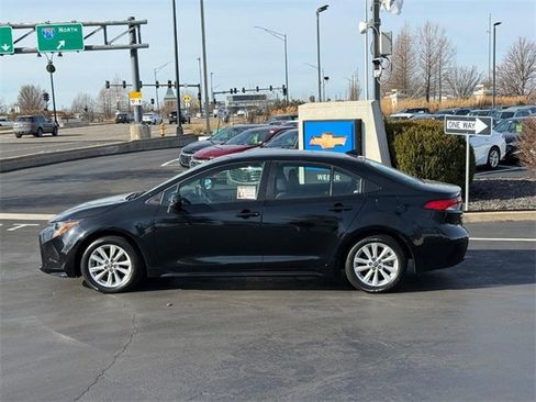 Used 2024 Toyota Corolla LE image 2