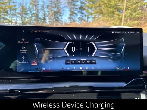 Certified 2025 BMW 530i xDrive w/ Premium Package image 22