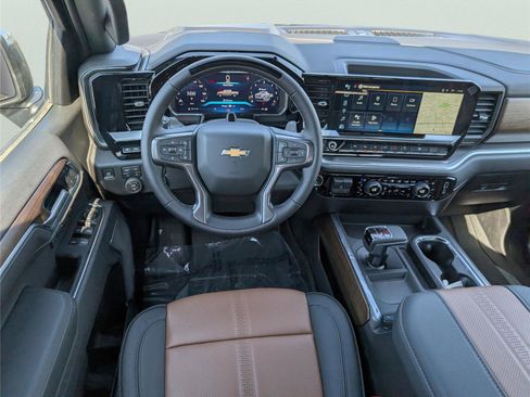 New 2026 Chevrolet Silverado 1500 High Country AWD/4WD image 16