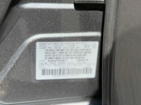 Used 2017 Nissan Sentra SR w/ SR Midnight Edition FWD image 35