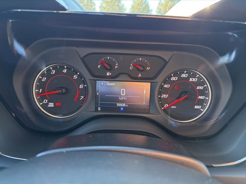 Used 2020 Chevrolet Camaro LT image 11