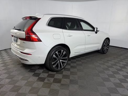 Used 2023 Volvo XC60 B5 Ultimate w/ Climate Package image 5