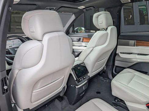 New 2026 Cadillac Vistiq Sport image 16