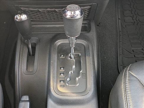 Used 2016 Jeep Wrangler Unlimited Rubicon image 15