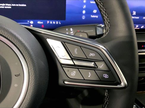 Used 2025 Buick Enclave Avenir w/ Super Cruise Package FWD image 19