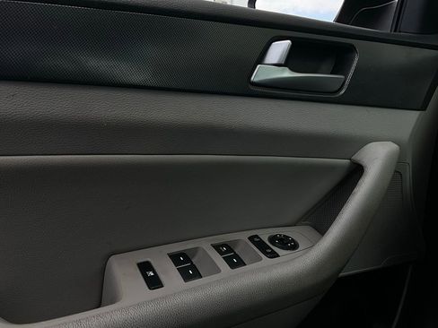 Used 2017 Hyundai Sonata Sport w/ Value Edition Package 02 image 20