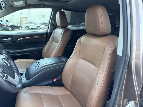Used 2018 Toyota Highlander Limited image 19