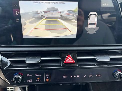 Certified 2025 Kia Niro EX Touring FWD image 11