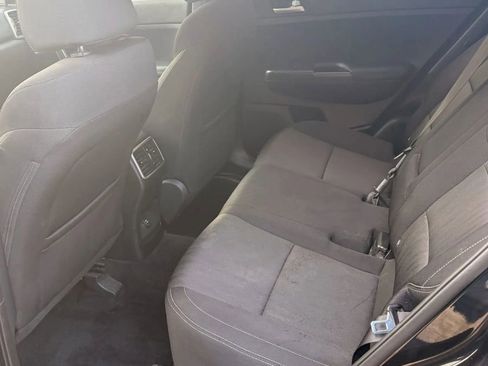 Used 2019 Kia Sportage LX image 6