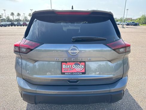 Used 2025 Nissan Rogue S FWD image 6