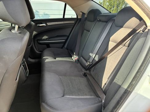 Used 2021 Chrysler 300 Touring RWD image 13