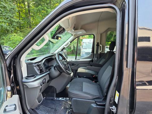 Used 2022 Ford Transit 350 XLT RWD image 10