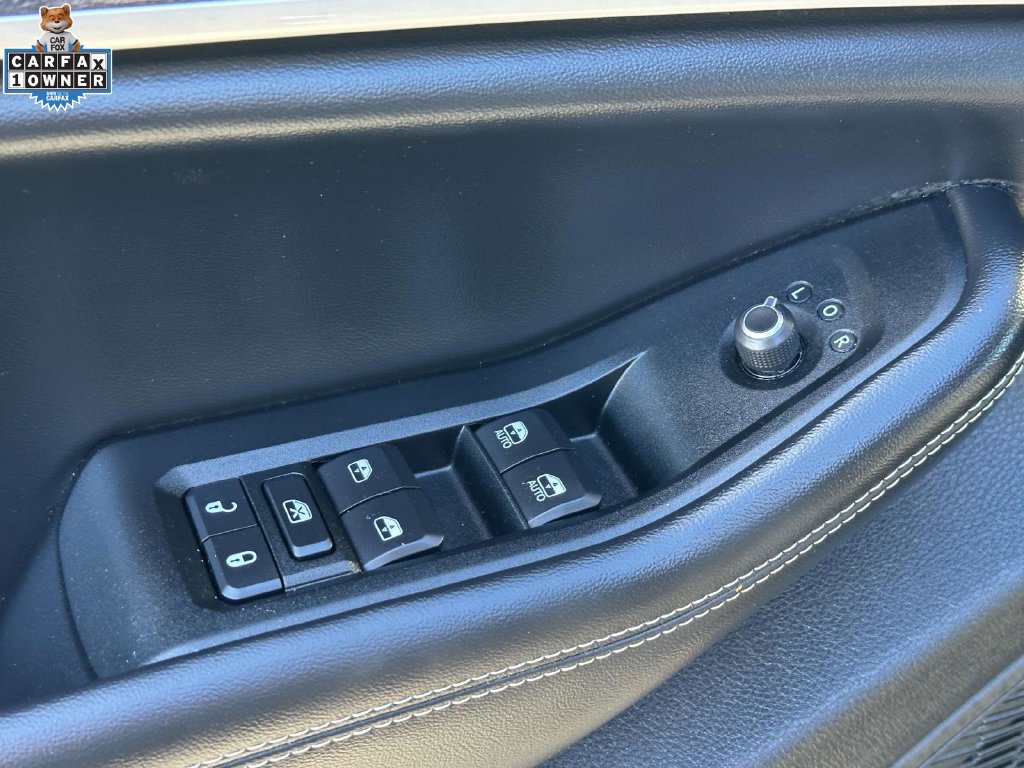 Used 2023 Jeep Grand Cherokee Limited AWD/4WD image 16