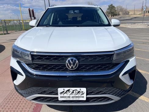 Used 2022 Volkswagen Taos SE image 2