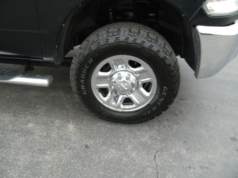 Used 2018 RAM 2500 Tradesman w/ Chrome Appearance Group image 2