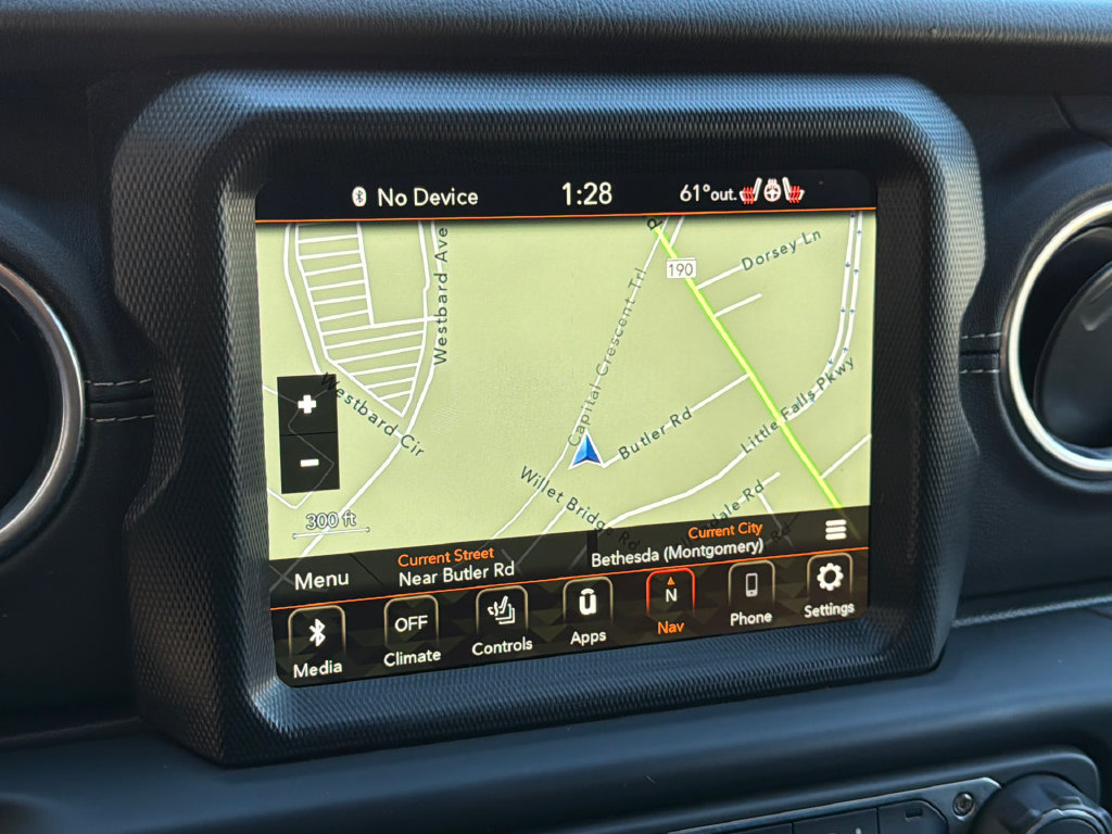 Used 2022 Jeep Wrangler Unlimited Sahara w/ Cold Weather Group AWD/4WD image 28