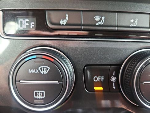 Used 2018 Volkswagen Tiguan SE w/ 3rd Row Seat Package image 31