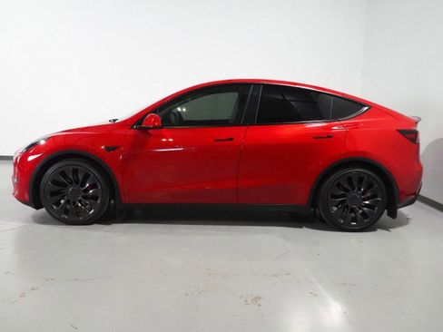 Used 2023 Tesla Model Y Performance image 10