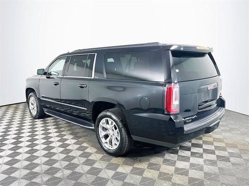 Used 2019 GMC Yukon XL SLT w/ Open Road Package image 5