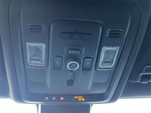 Certified 2023 Chevrolet Suburban Premier image 29