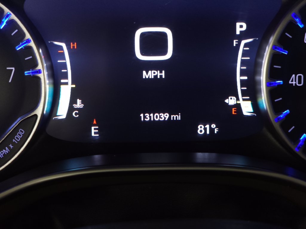 Used 2017 Chrysler Pacifica Touring-L Plus w/ Tire & Wheel Group FWD image 18