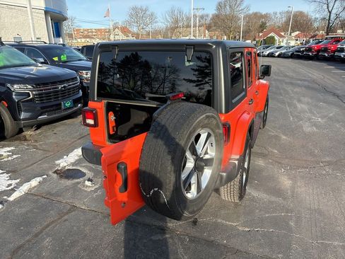 Used 2018 Jeep Wrangler Unlimited Sahara image 34
