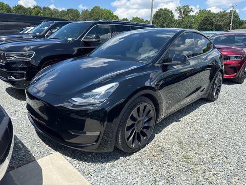 Used 2024 Tesla Model Y Performance AWD/4WD image 1