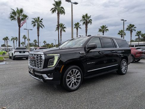 Certified 2025 GMC Yukon XL Denali AWD/4WD image 7