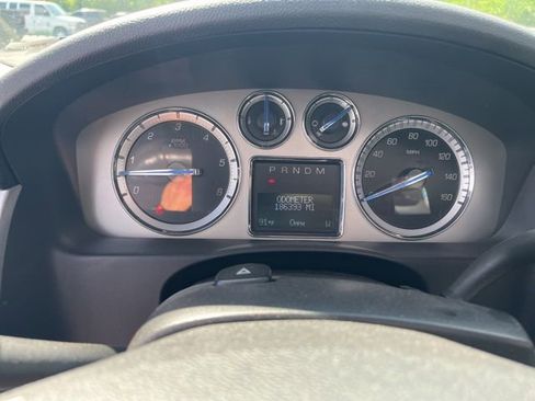 Used 2011 Cadillac Escalade ESV Luxury image 13