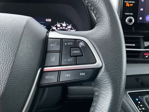 Used 2025 Toyota Sienna XLE image 20