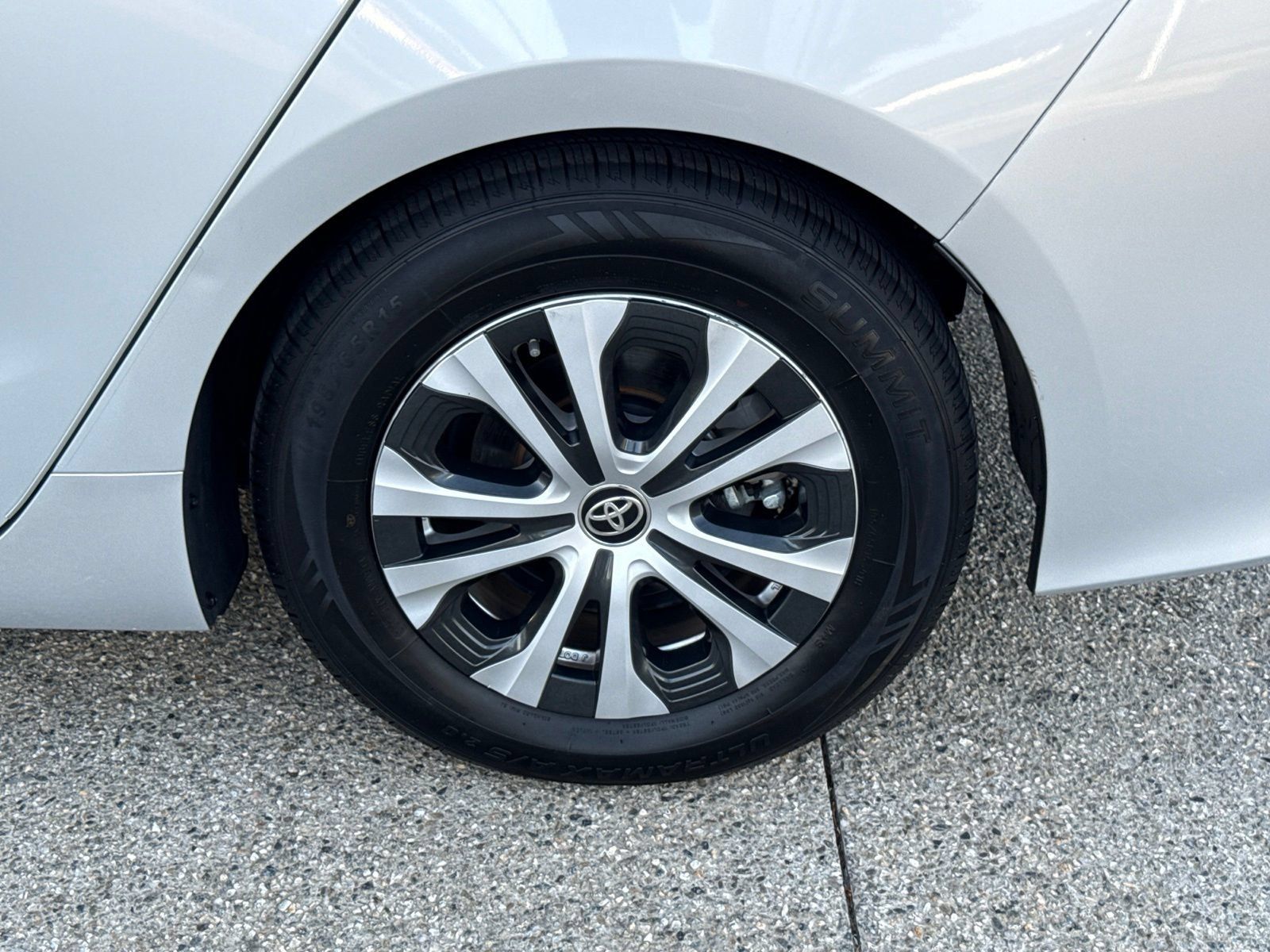 Used 2020 Toyota Prius Prime XLE FWD image 16