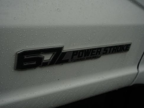 Used 2024 Ford F350 Lariat image 10