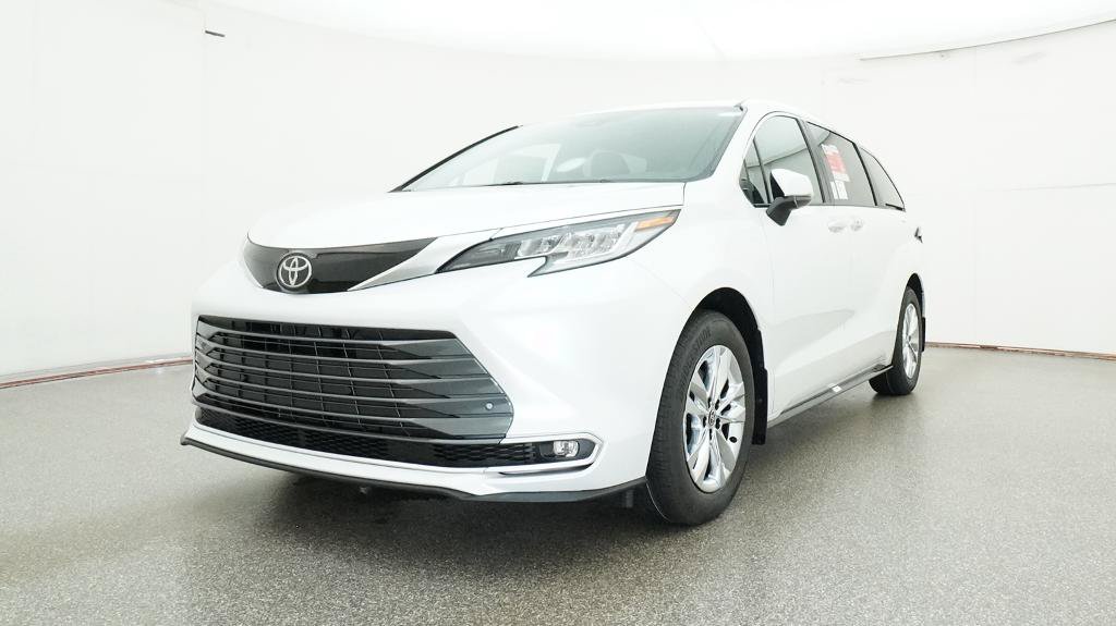 Used 2026 Toyota Sienna Limited FWD image 19