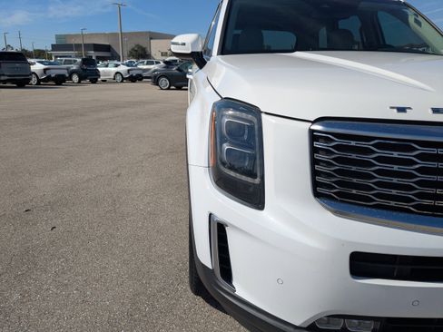 Certified 2021 Kia Telluride SX w/ Towing Package image 12