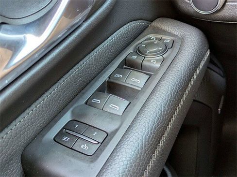 Used 2023 GMC Yukon Denali image 28